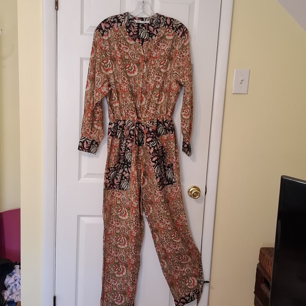 Zara sz S, (runs big) paisley jumpsuit with contrasting floral print.